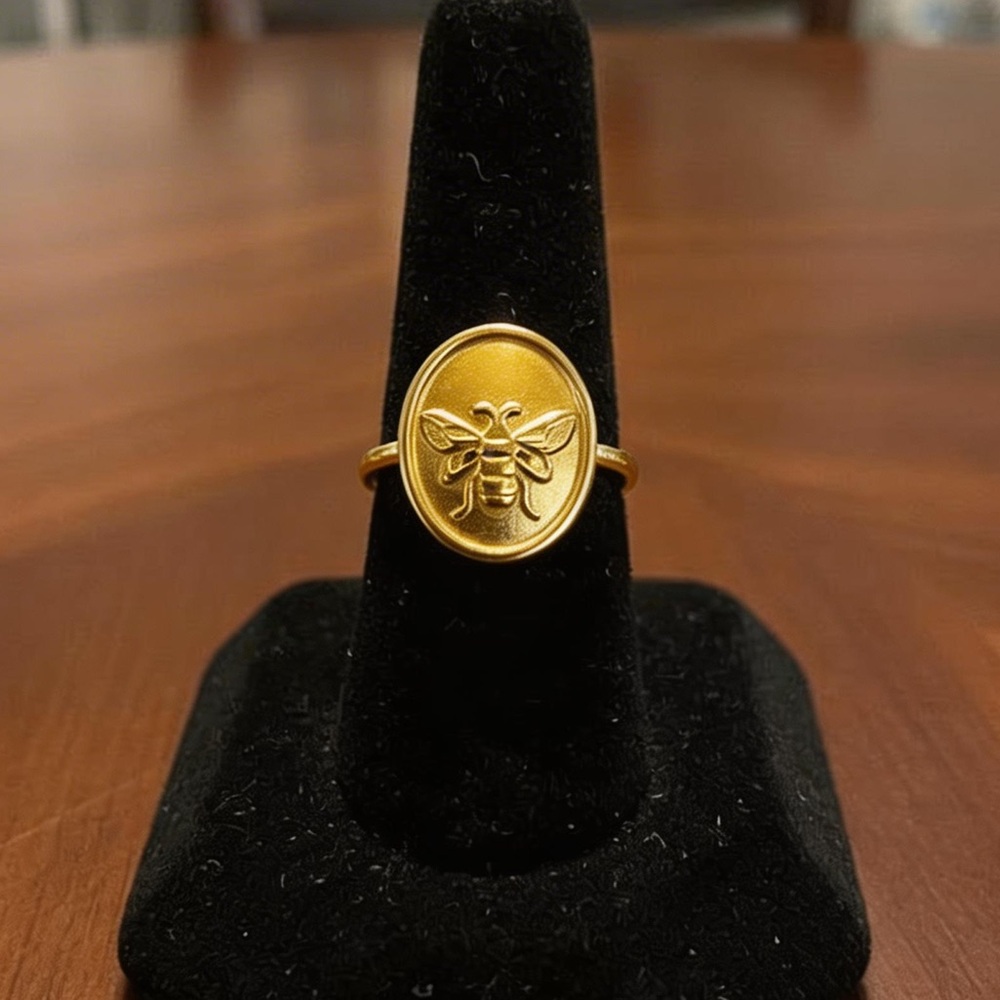 🐝 Vintage-Inspired Cottagecore Boho 14k Gold Plated Honey Bee Seal Ring - Picture 3 of 3